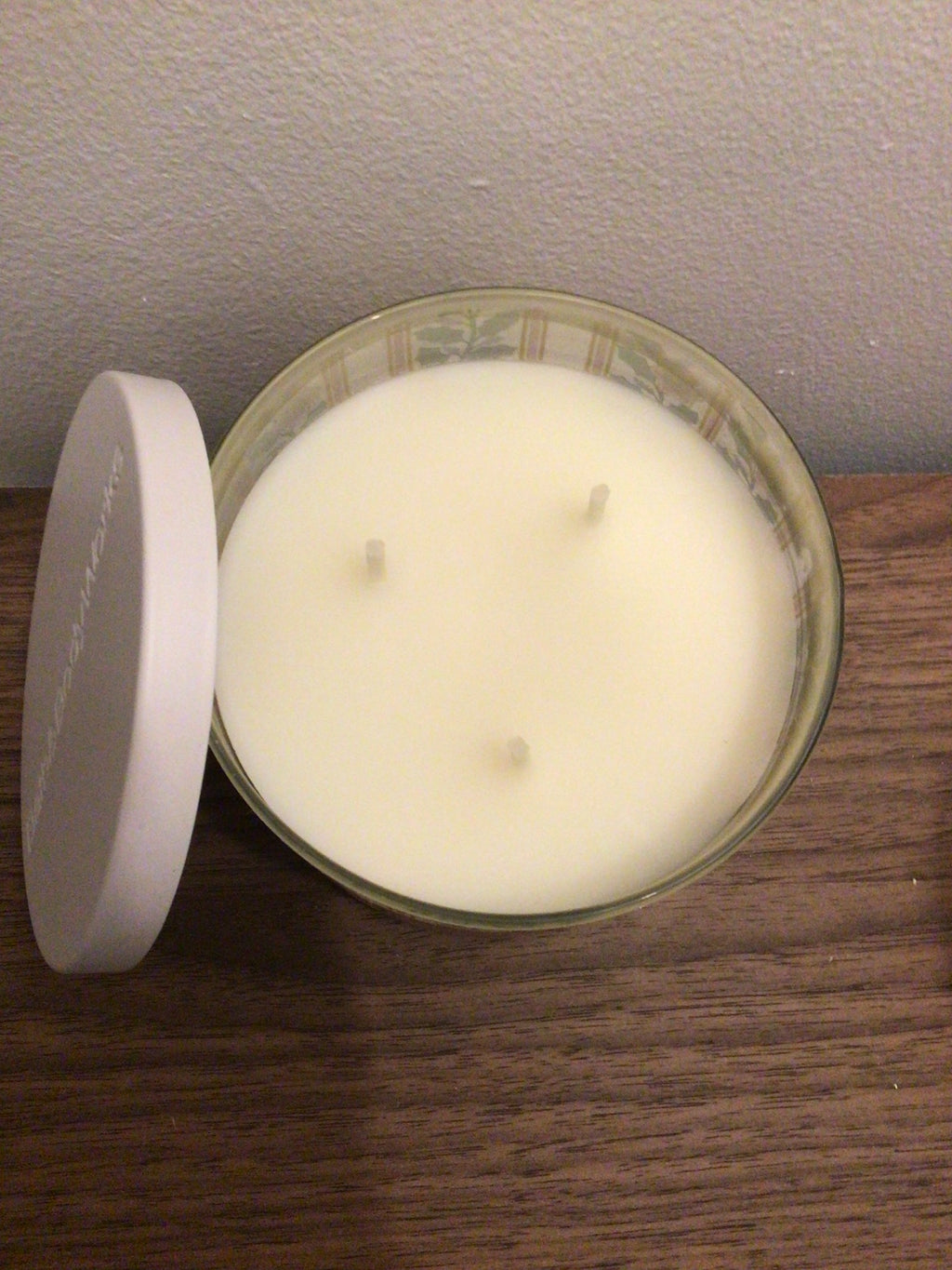 Bath & body works cinnamon caramel swirl 3 wick candle