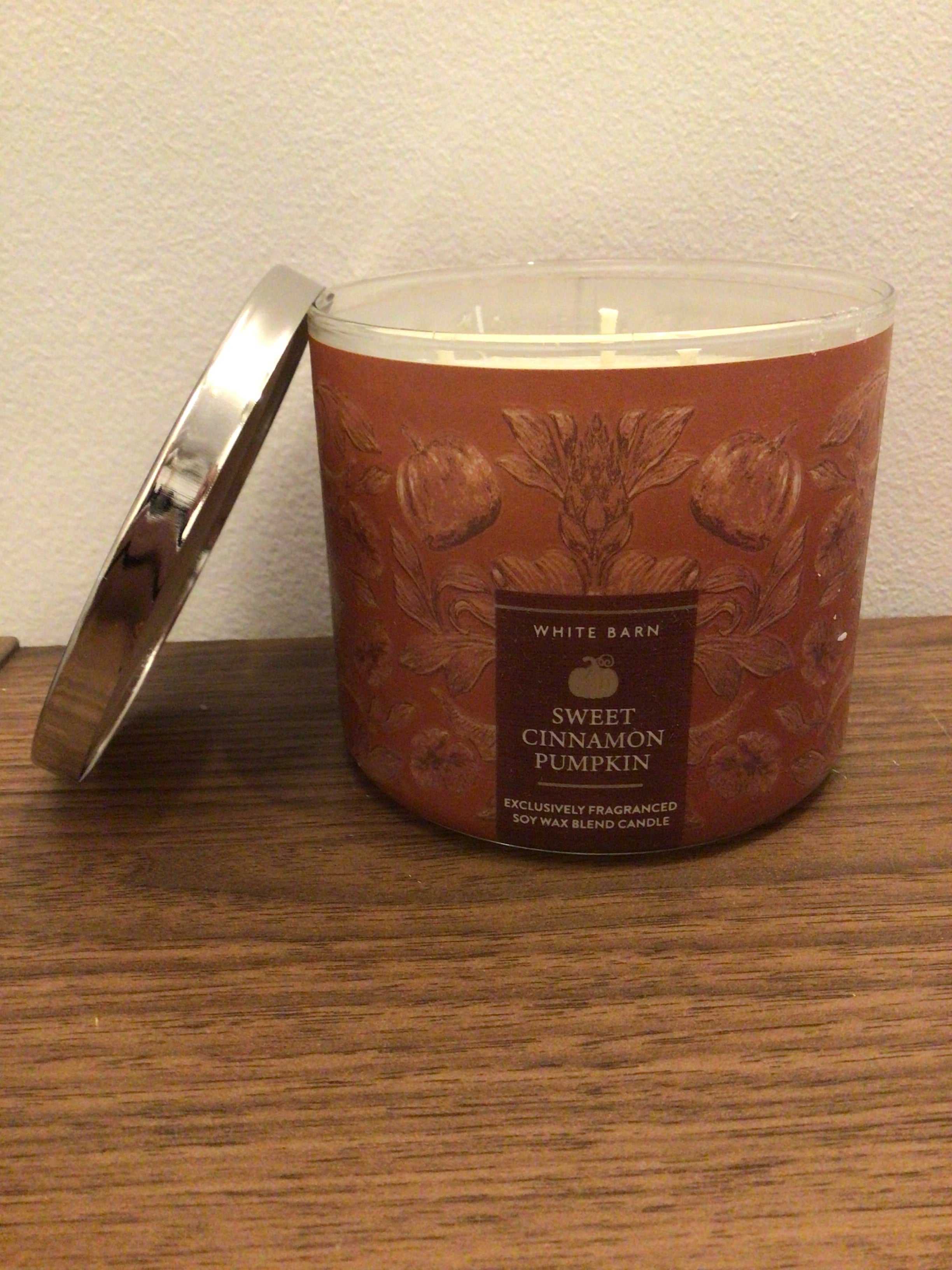 Bath & body works sweet cinnamon pumpkin 3 wick candle