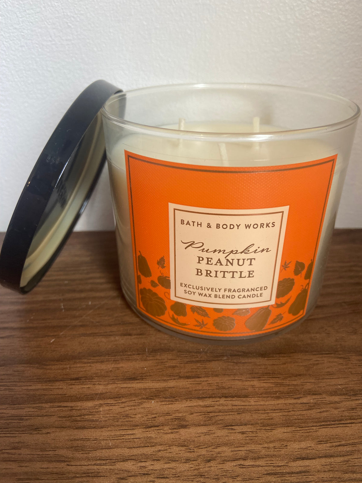 Bath & body works pumpkin peanut brittle 3 wick candle