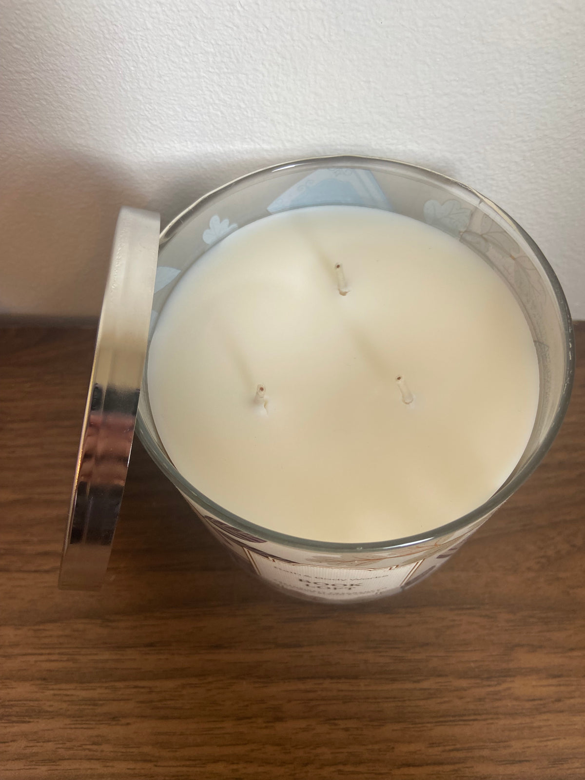 Bath & body works book loft 3 wick candle