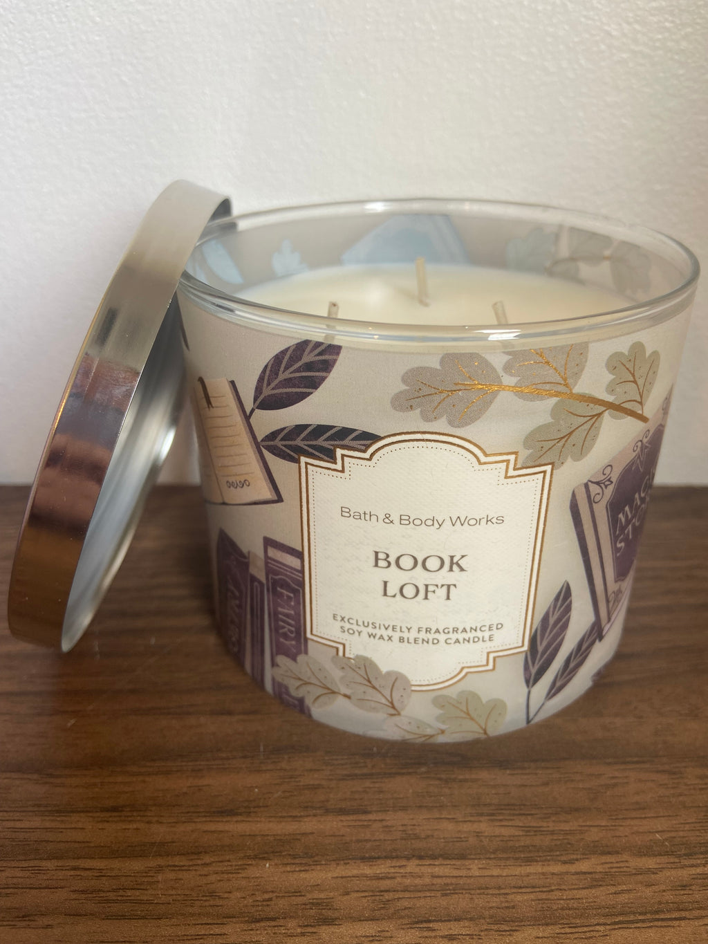 Bath & body works book loft 3 wick candle