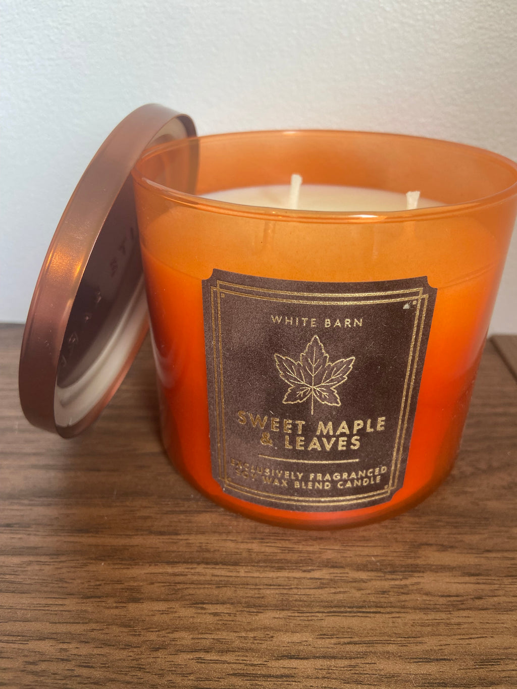 Bath & body works sweet maple and leaves 3 wick candle