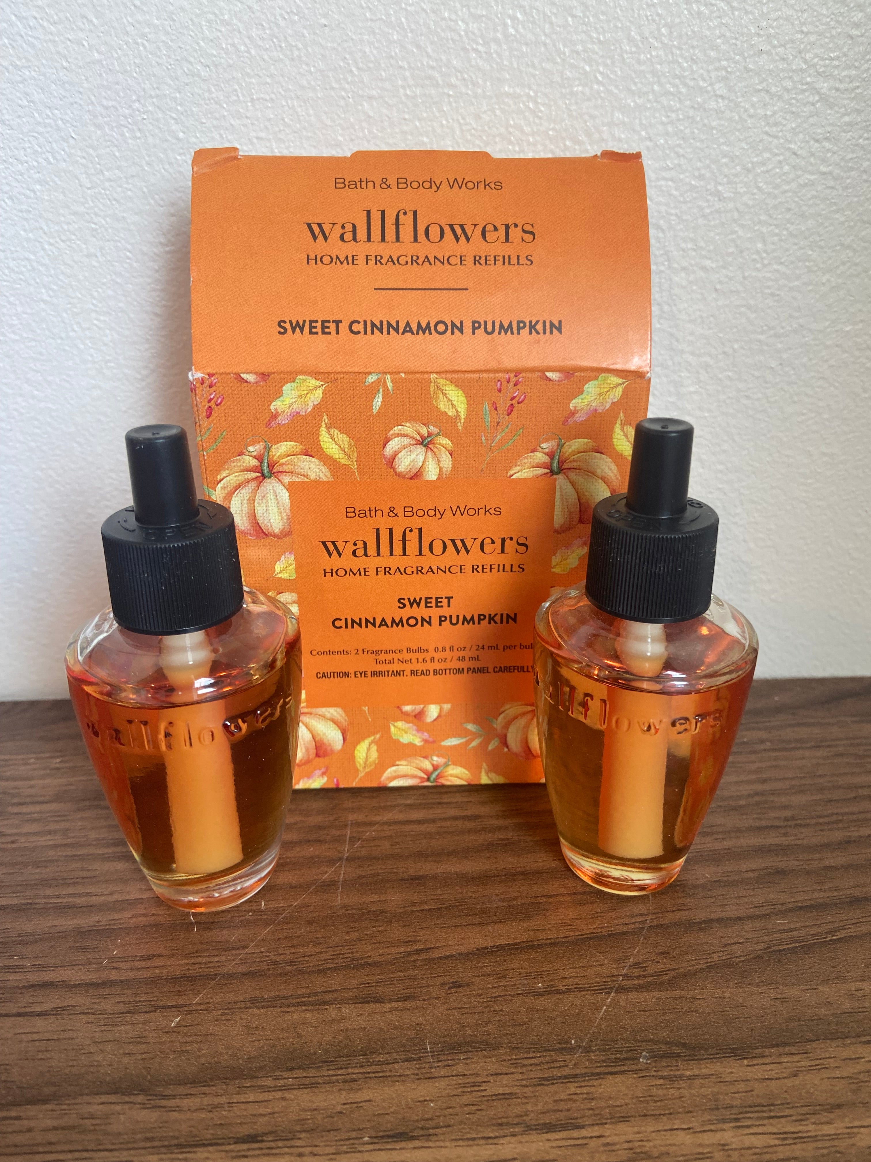 Bath & Body Works Sweet cinnamon pumpkin wallflower refill duo pack