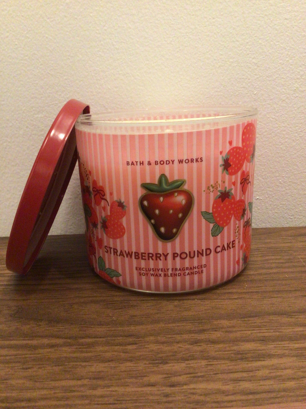 Bath & Body Works Strawberry Pound cake 3 wick candle