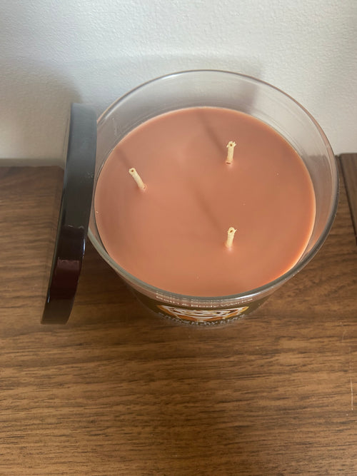 Bath & body works brown butter cinnamon roll 3 wick candle