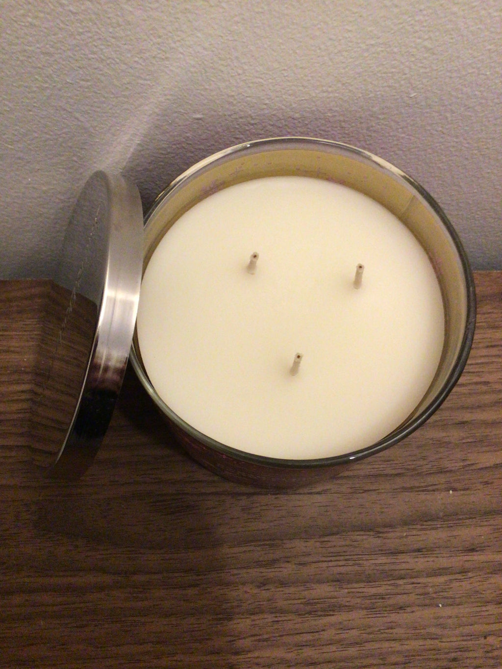 Bath & body works Strawberry snowflakes 3 wick candle