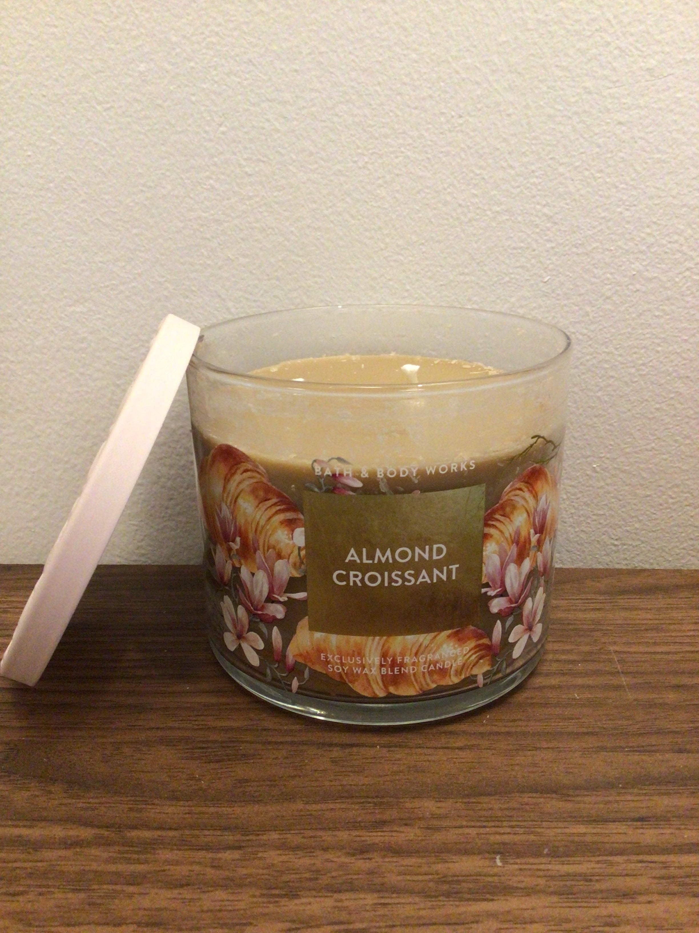 Bath & Body Works Almond Croissant 3 wick candle