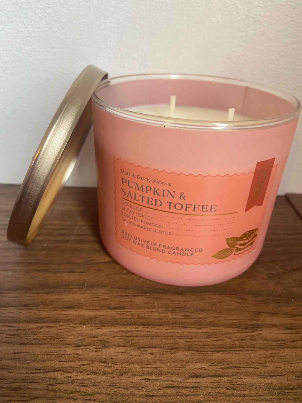Bath & body works pumpkin and salted toffee 3 wick candle