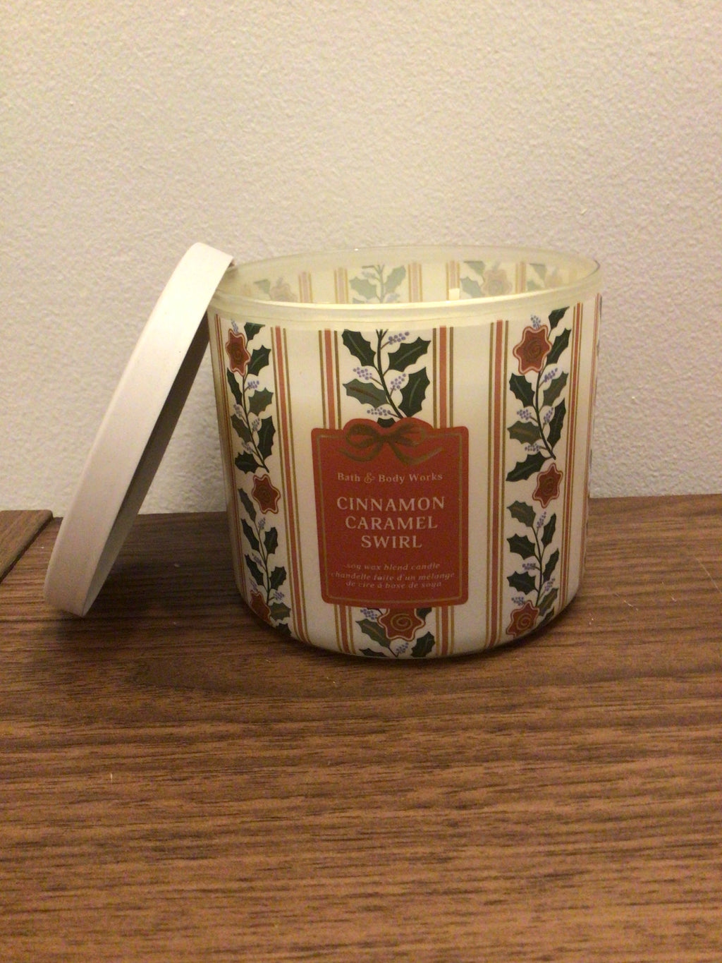 Bath & body works cinnamon caramel swirl 3 wick candle
